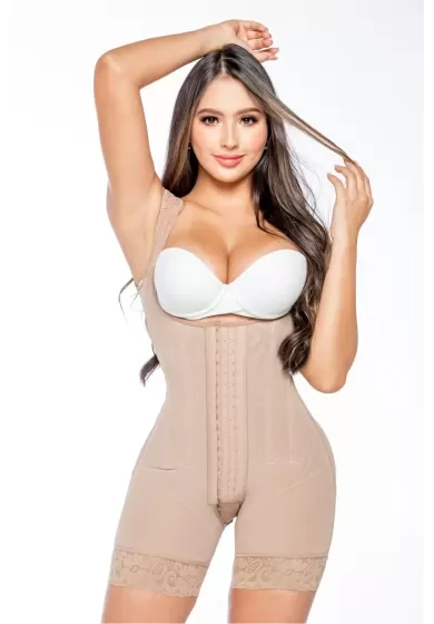 740 Sisa Short Girdle with Hooks and 7 Rods – Fajas Espinela